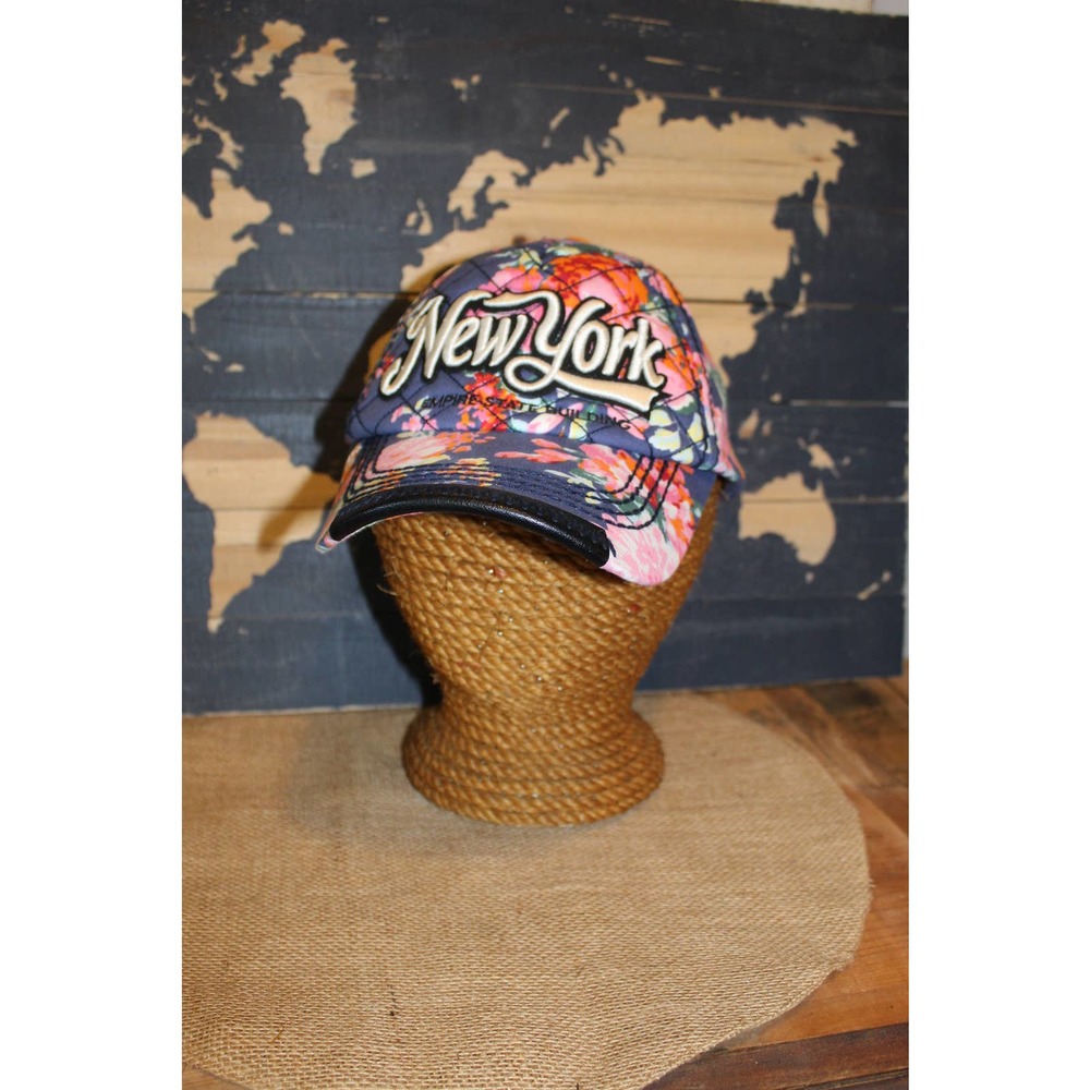 Robin Ruth Floral designed New York Empire State Building hat